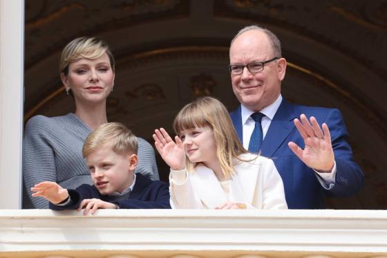 S.A.S. le Prince Albert II avec Sa famille au balcon du Palais